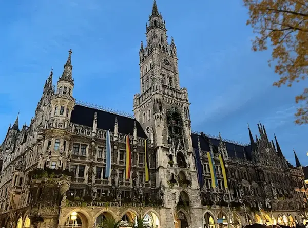 Marienplatz & Neues Rathaus (Glockenspiel)