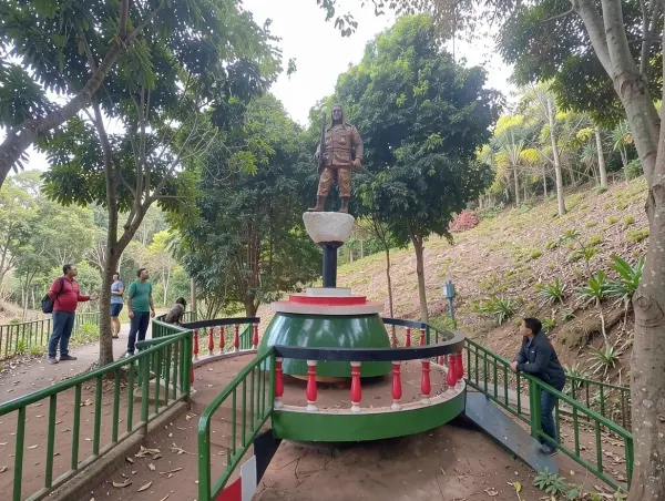 Dedan Kimathi Statue