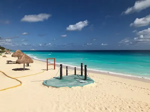 Playa Delfines (Delfines Beach) - Cancún