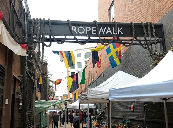 Try street food at Maltby Street Market