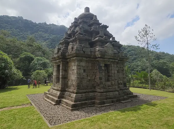 Selogriyo Temple