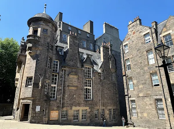 Visit Writers' Museum