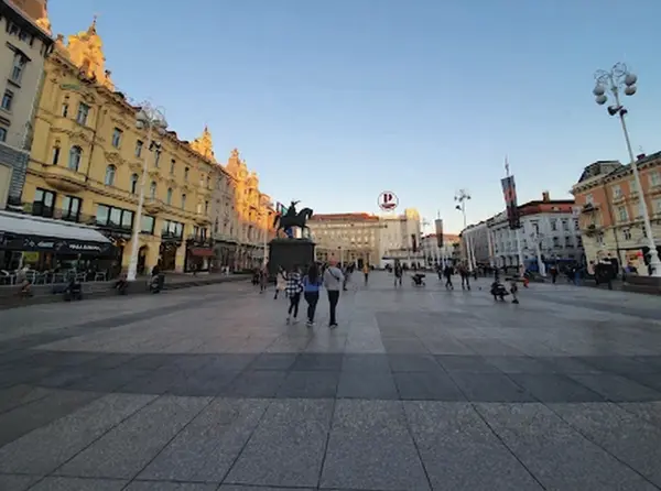 Ban Jelačić Square (Trg bana Jelačića)