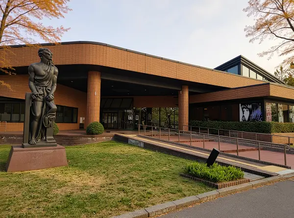 Visit the Asahikawa Museum of Art