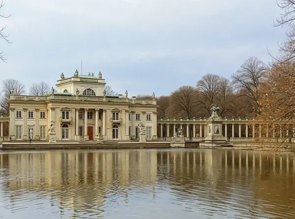 Łazienki Park (Łazienki Królewskie) — Palace on the Isle & Chopin Monument