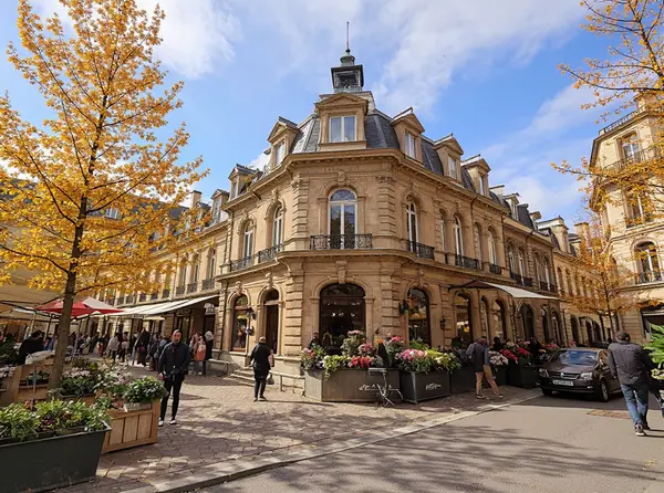 Marché Saxe-Breteuil