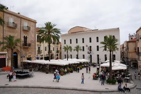Piazza Petrolo
