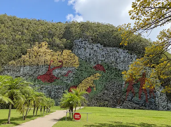 Mural de la Prehistoria