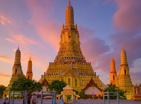 Wat Arun (Temple of Dawn) (Bangkok)
