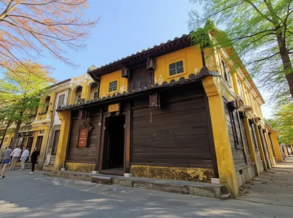 Tan Ky Family House