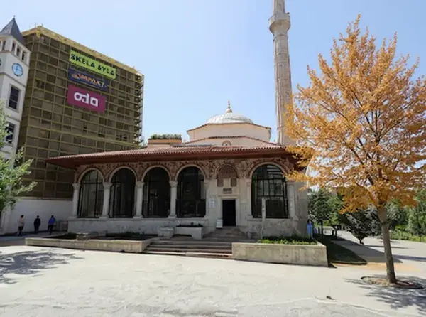 Et'hem Bey Mosque (Xhamia e Et'hem Beut)
