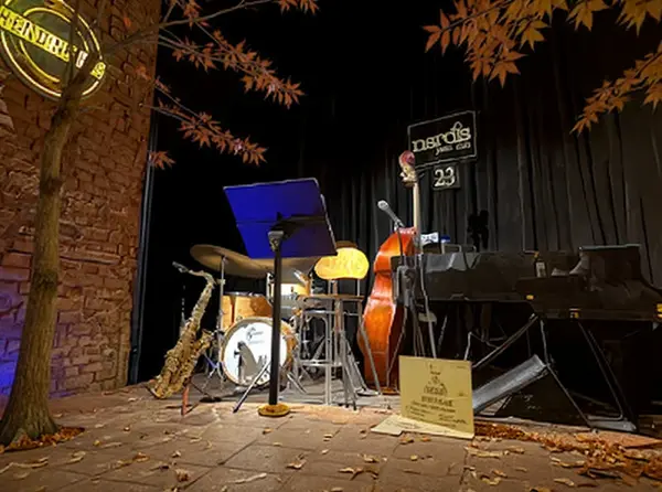 Unterirdische Jazz-Bar 2