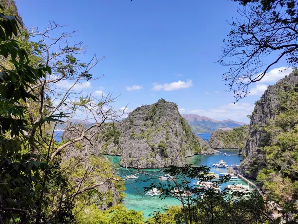 Kayangan Lake