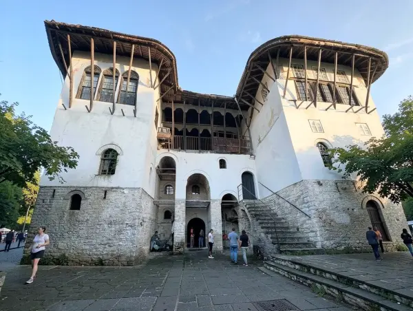Skënduli House