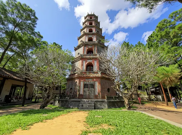 Thien Mu Pagoda (Pagoda of the Celestial Lady)