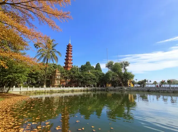 Trấn Quốc Pagoda (Chùa Trấn Quốc) - West Lake