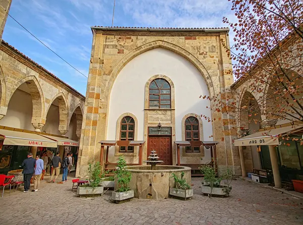 Pervane Medrese (Pervâne Medrese)