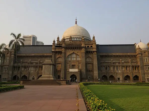 Visit Chhatrapati Shivaji Maharaj Vastu Sangrahalaya
