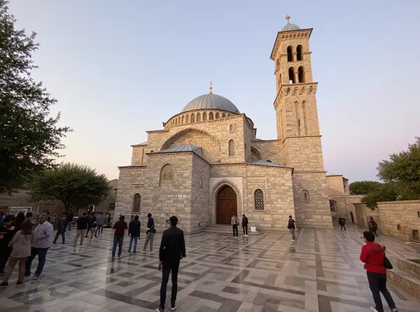 Um Al-Zinar Church