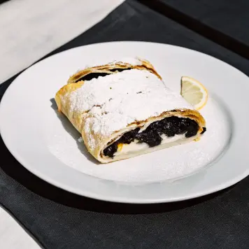 Topfenstrudel