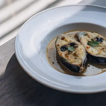 Hilsa Curry (Shorshe Ilish)