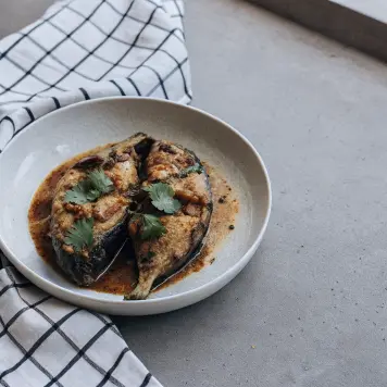 Hilsa Fish Curry (Ilish Bhapa)