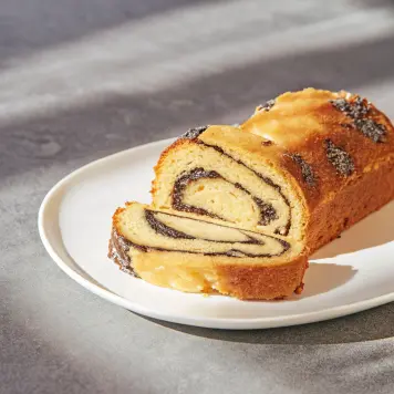 Makivnyk (Poppy Seed Roll)