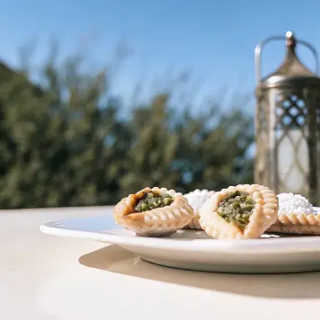 Kaab el Ghzal (Gazelle Horns)