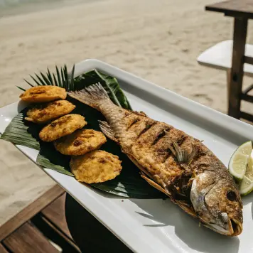 Pescado Frito con Patacones