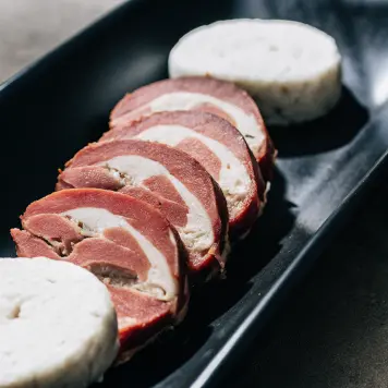 Knedlíky s uzeným masem