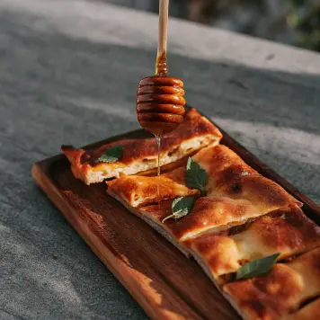 Focaccia di Recco con Formaggio