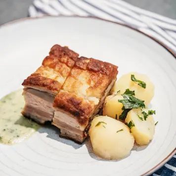 Stegt flæsk med persillesovs