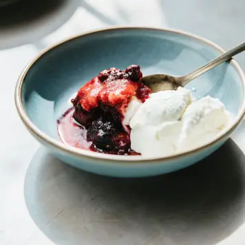 Rødgrød med Fløde
