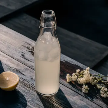 Elderflower cordial (Hyldeblomstsaft)