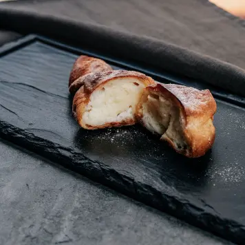 Plăcintă cu Brânză (Cheese Pie)